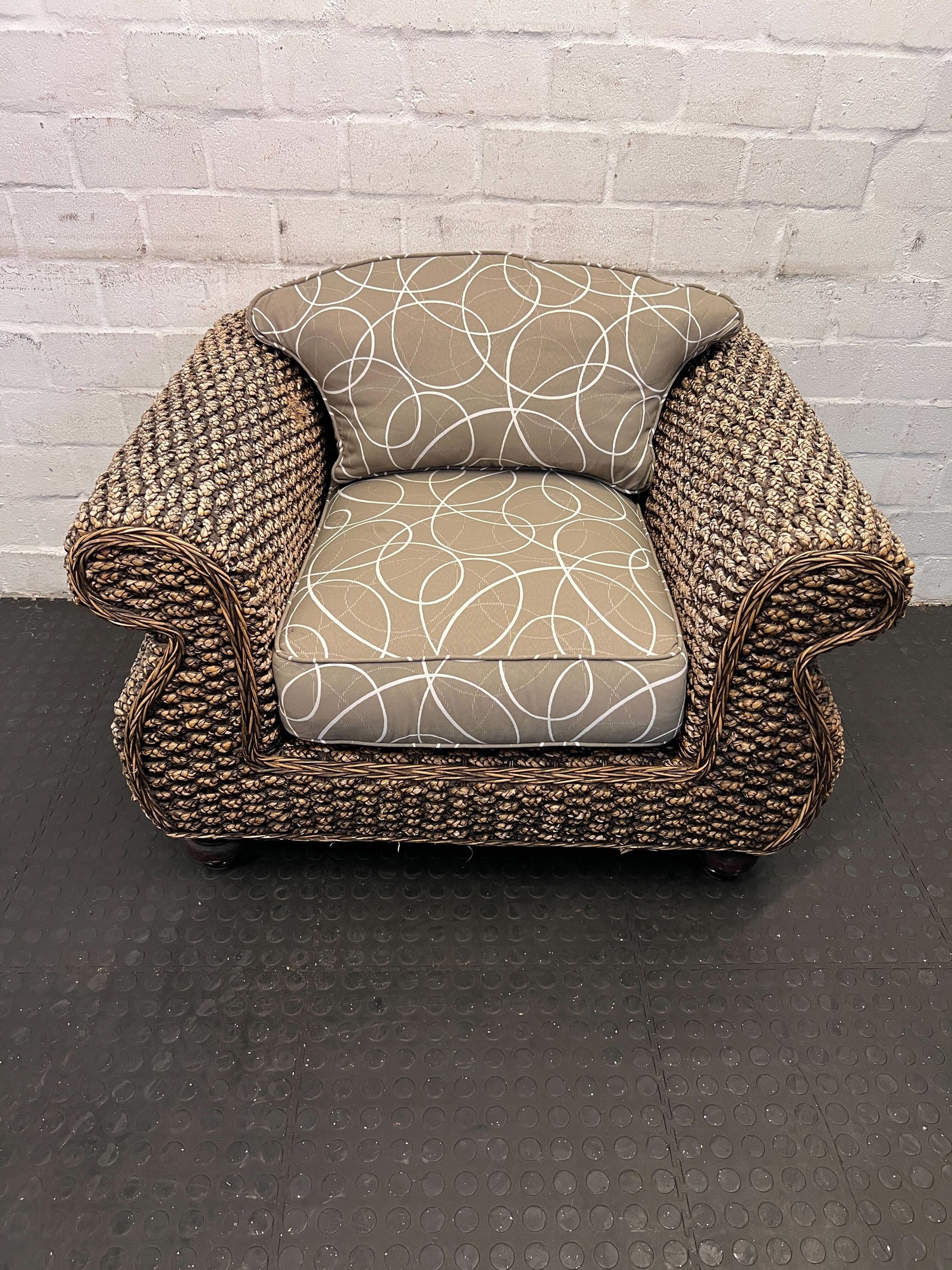 Stylish Wicker Armchair with Patterned Cushion - Unique Retro Vibe - REDUCED