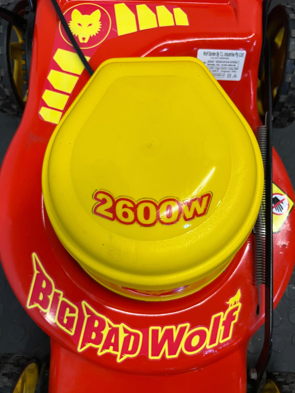 WOLF Electric Lawn Mower – Reliable, Easy to Use & Lightweight 2600W - motor needs attention - 2ndhandwarehouse.com