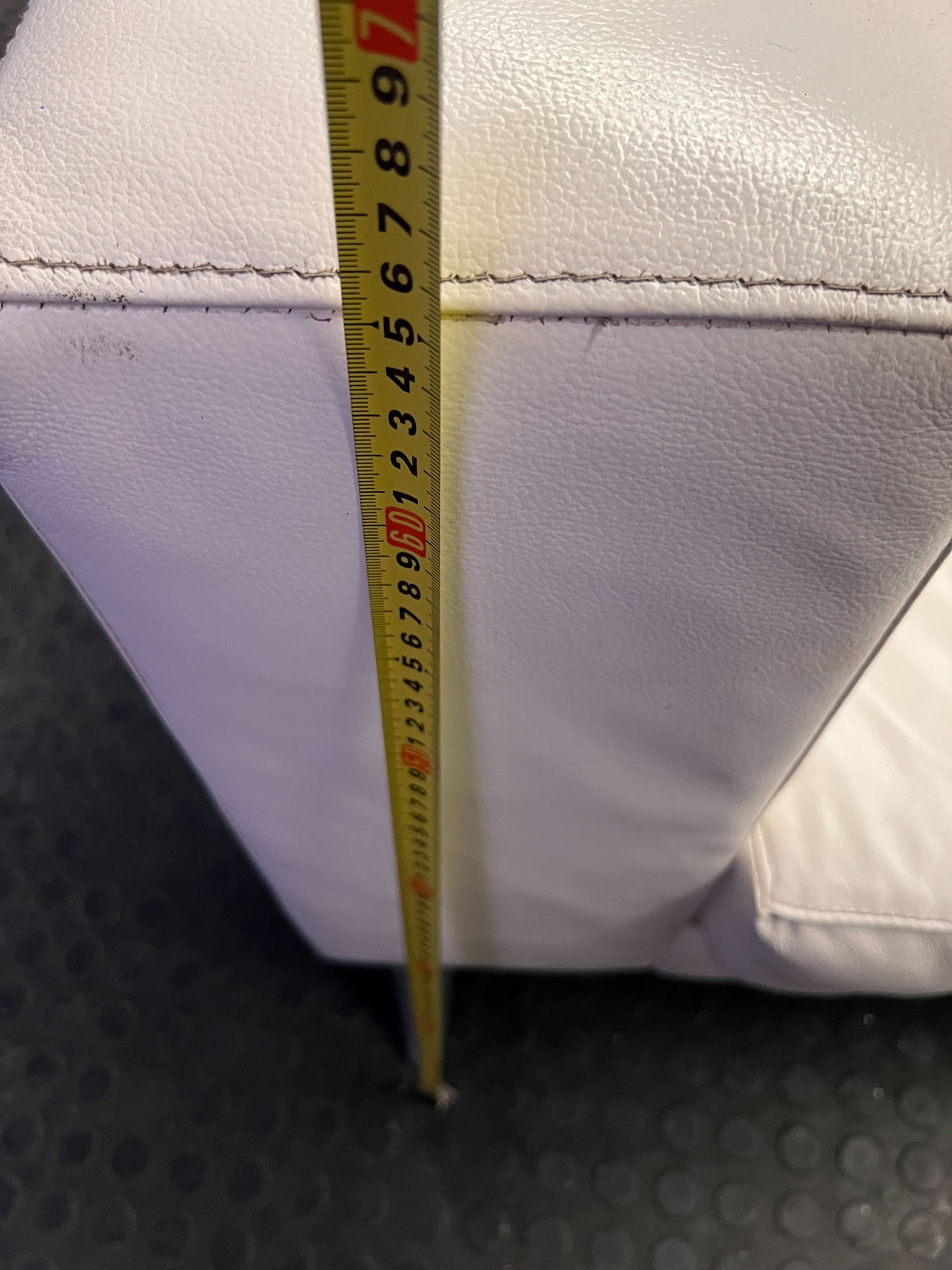 Stylish White Leather 3-Seater Couch with Minor Wear