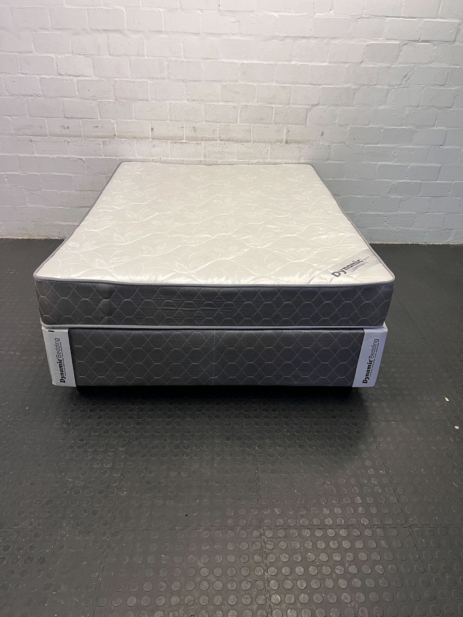 ✨ Dynamic Bedding Double Mattress - Comfort in Light Gray - Like New! - REDUCED