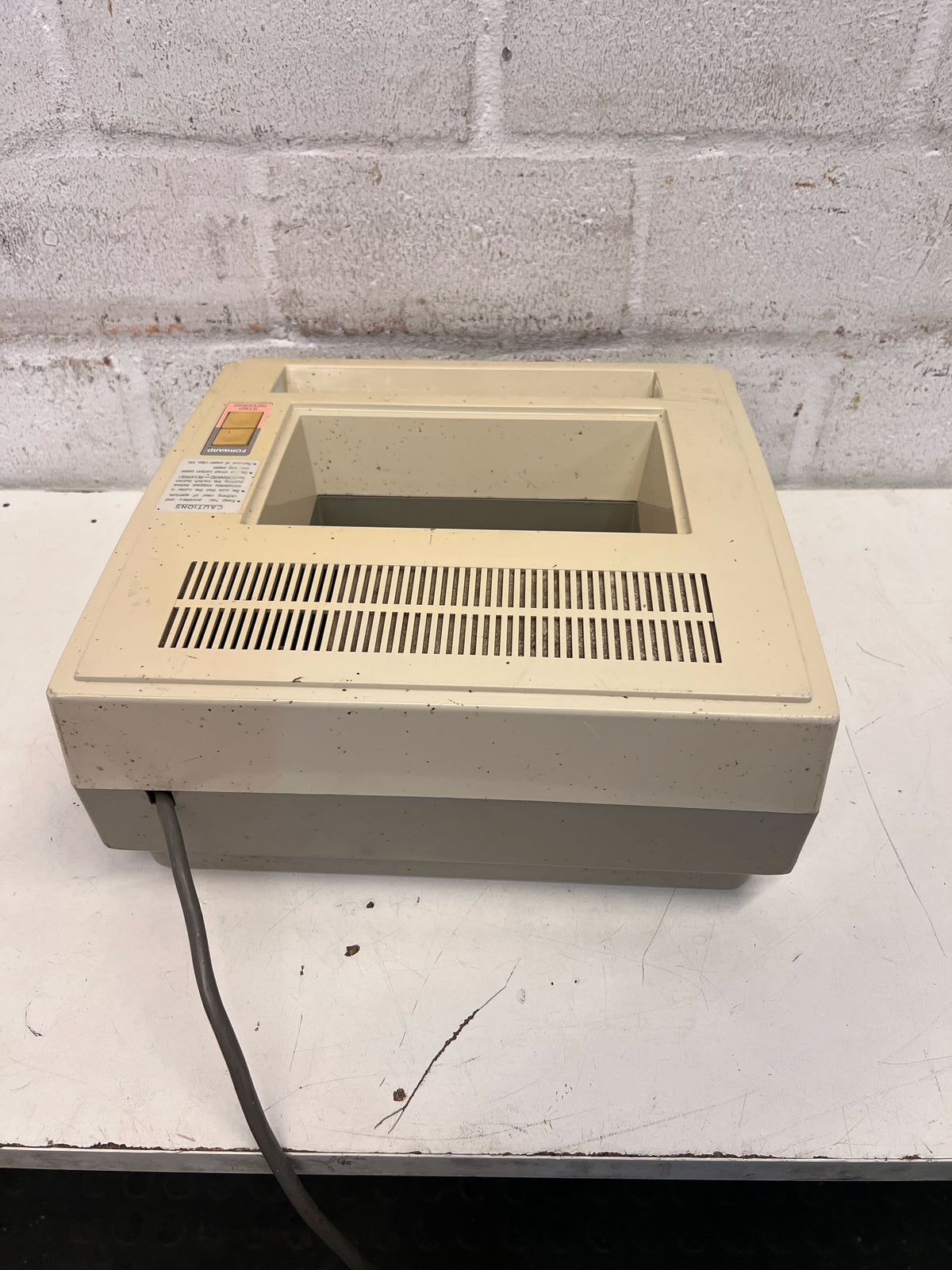 SANYO Compact Beige Paper Shredder with Auto Start Function - 2ndhandwarehouse.com