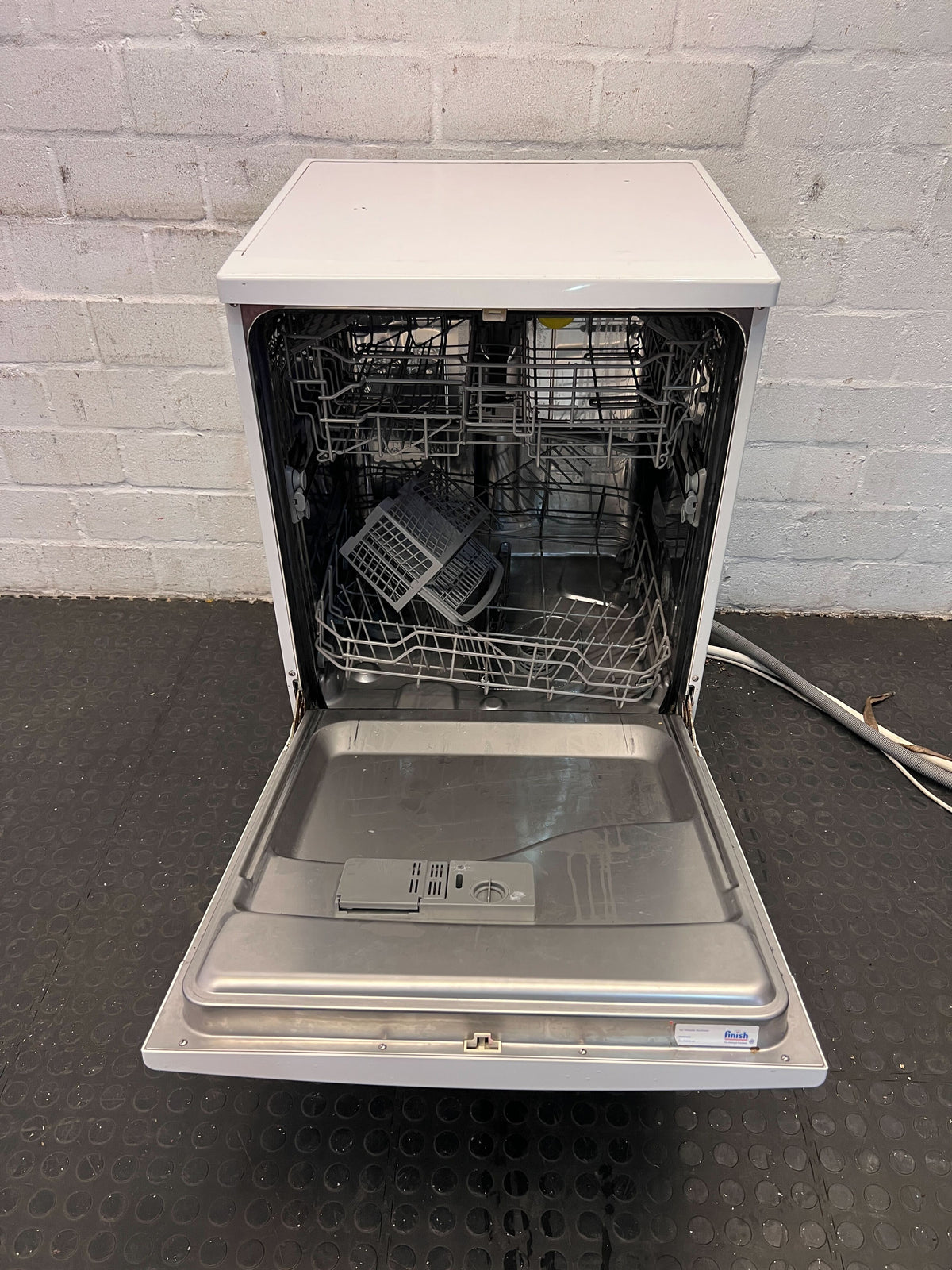 Compact White Dishwasher - Minor Scratch and Wear - REDUCED - 2ndhandwarehouse.com