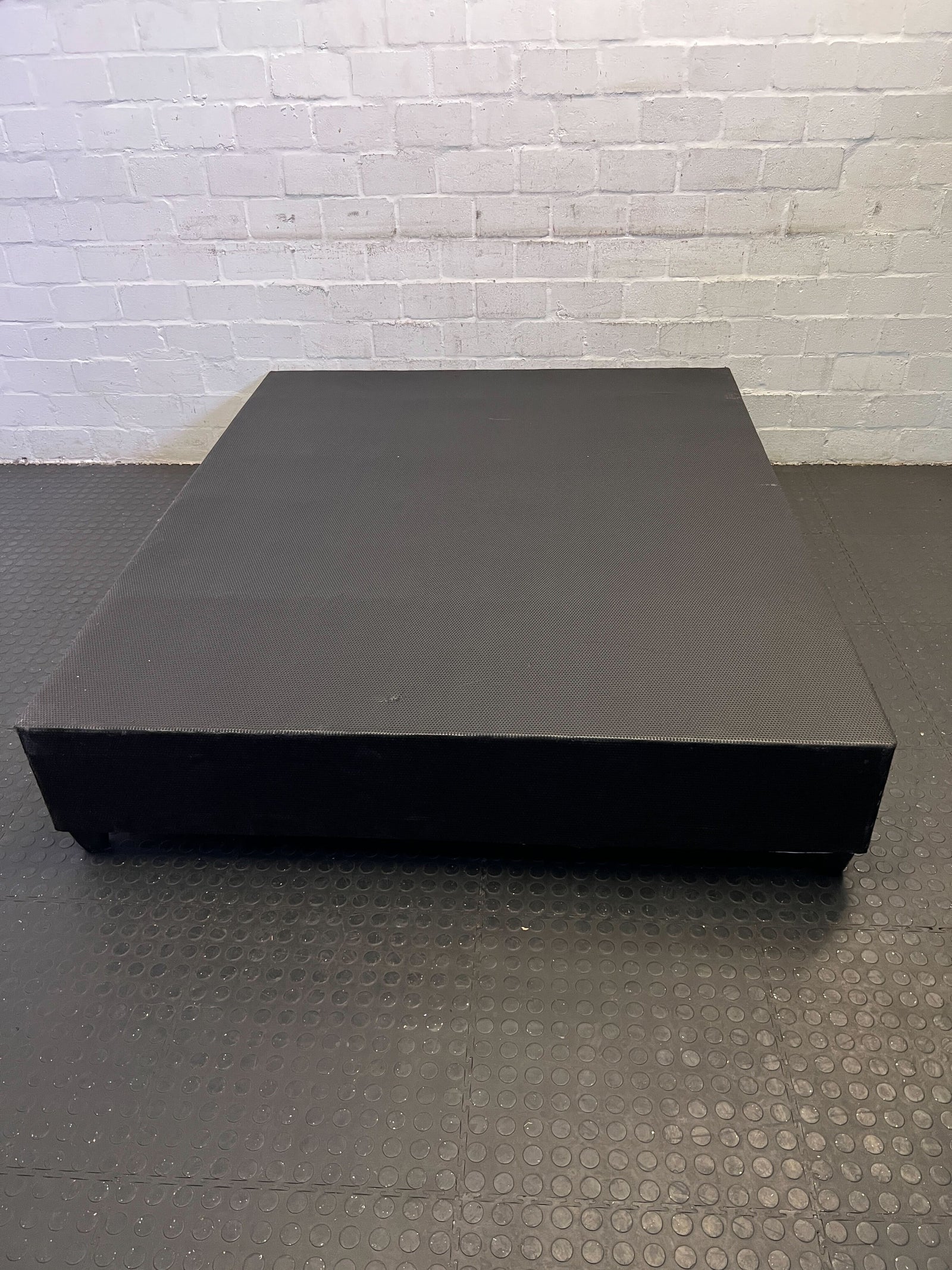 Contemporary Black Platform Bed Base – Queen Minimal Wear, Modern Design - REDUCED
