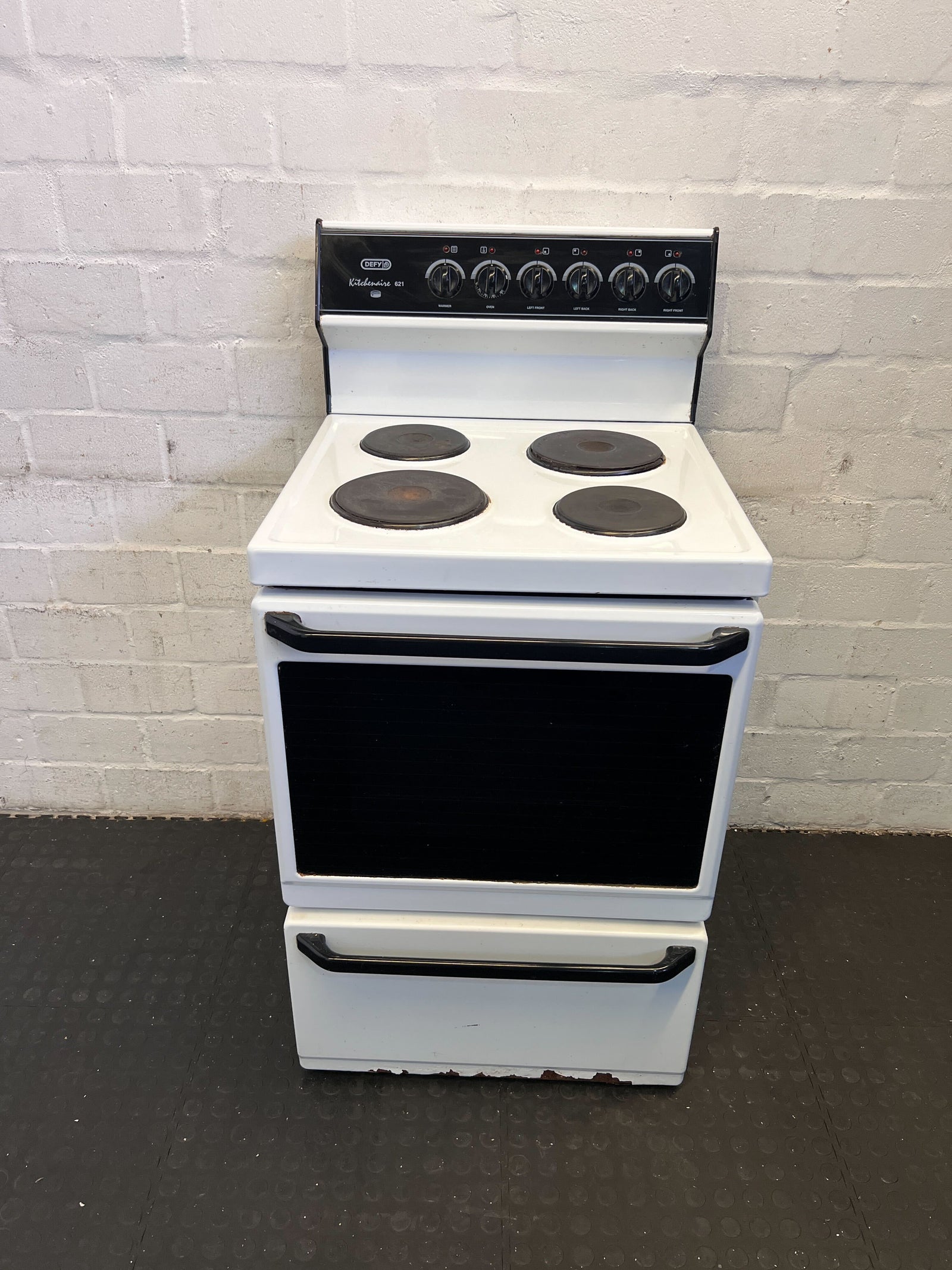 Classic DEFY White Electric Stove requires a new element for oven