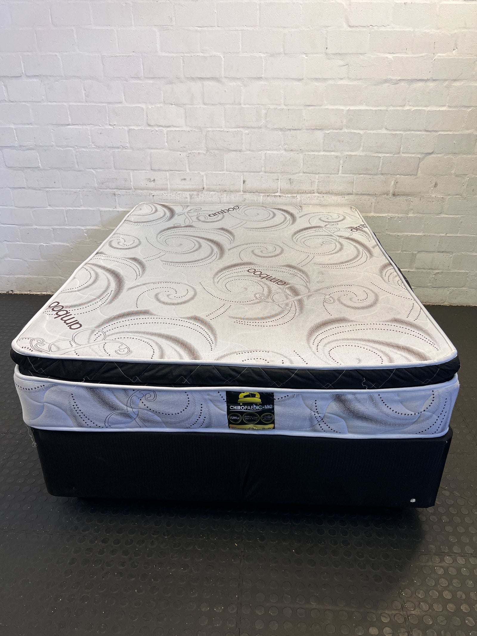 Comfortable Double-Size Memory Foam Mattress - Light Wear - REDUCED - 2ndhandwarehouse.com