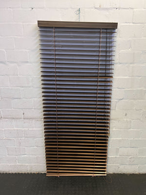 Stylish Brown Venetian Blinds - Durable, Minor Wear