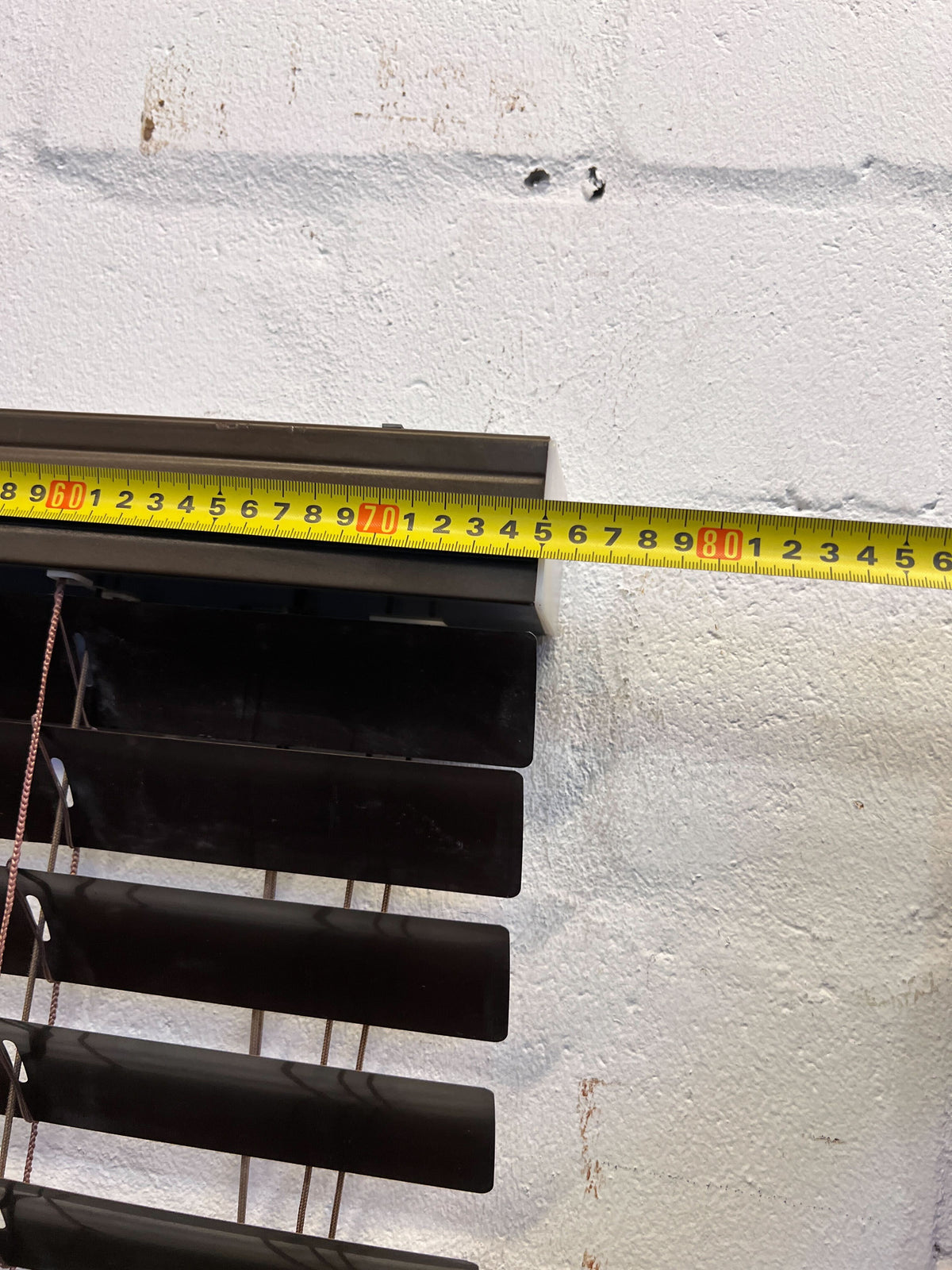 Stylish Brown Venetian Blinds - Durable, Minor Wear