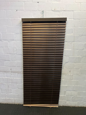 Stylish Brown Venetian Blinds - Durable, Minor Wear