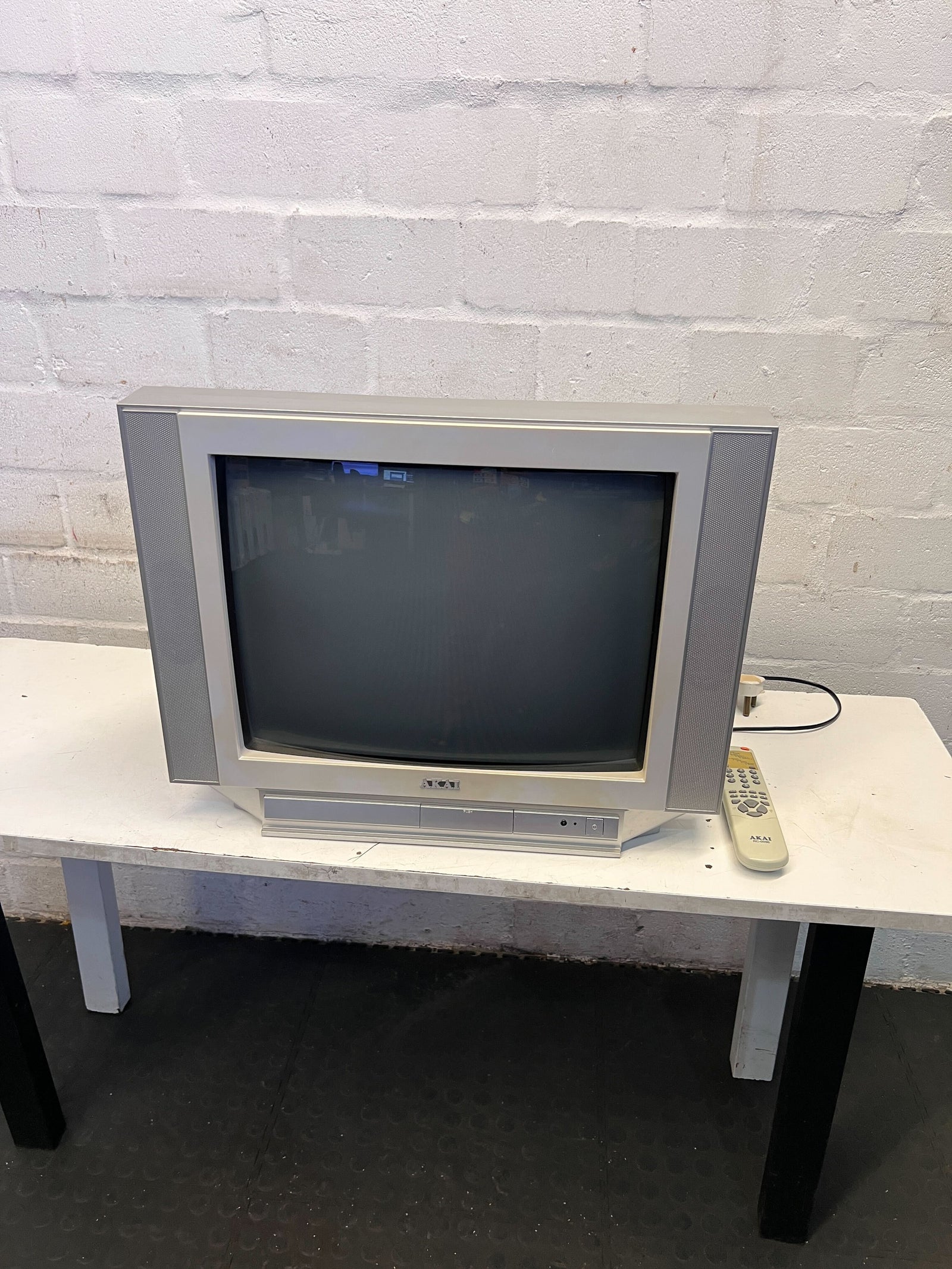 Vintage 20-inch Silver CRT Television with Remote