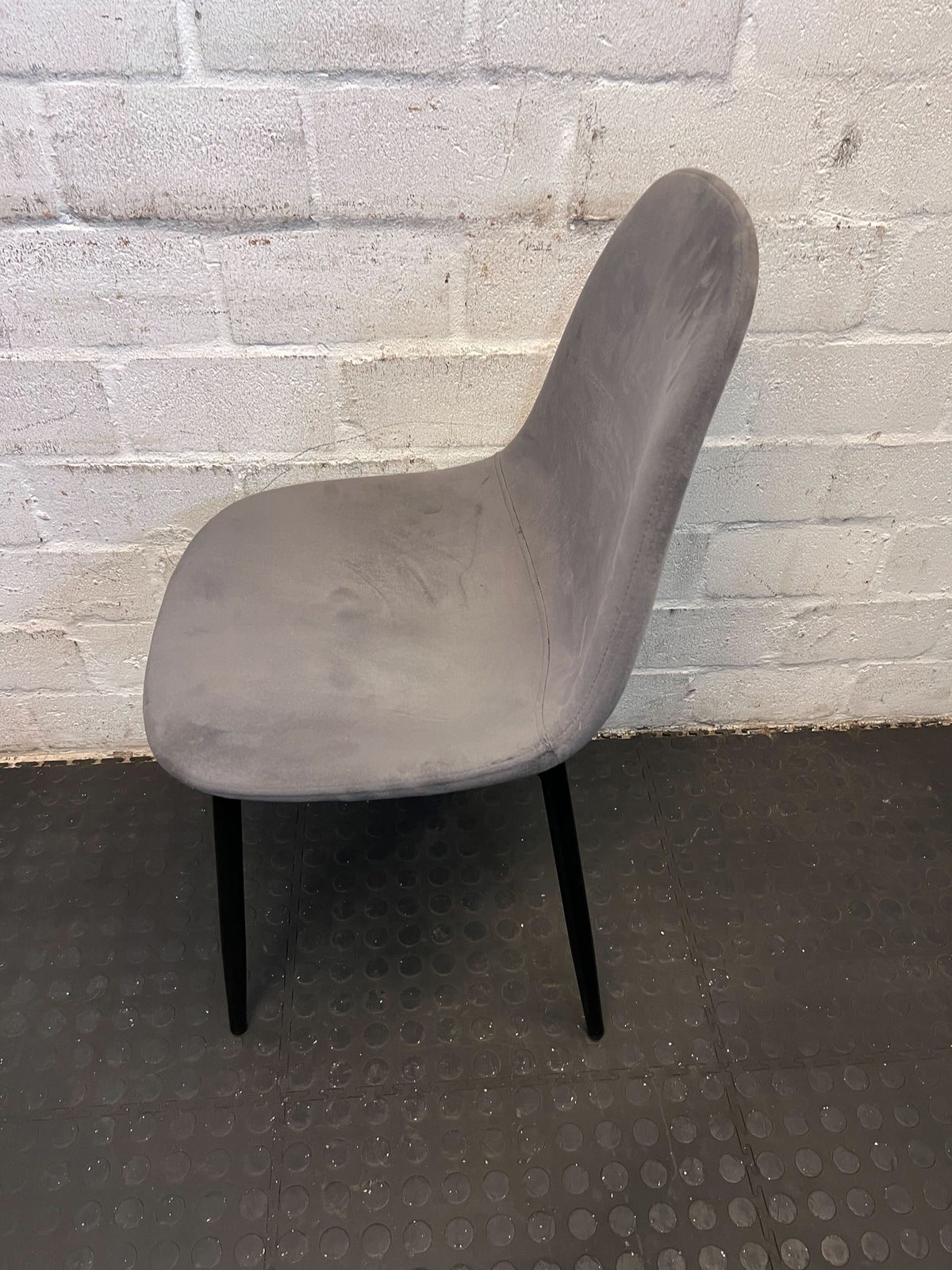 Stylish Grey Fabric Chair with Black Legs - Minor Wear - PRICE DROP - 2ndhandwarehouse.com