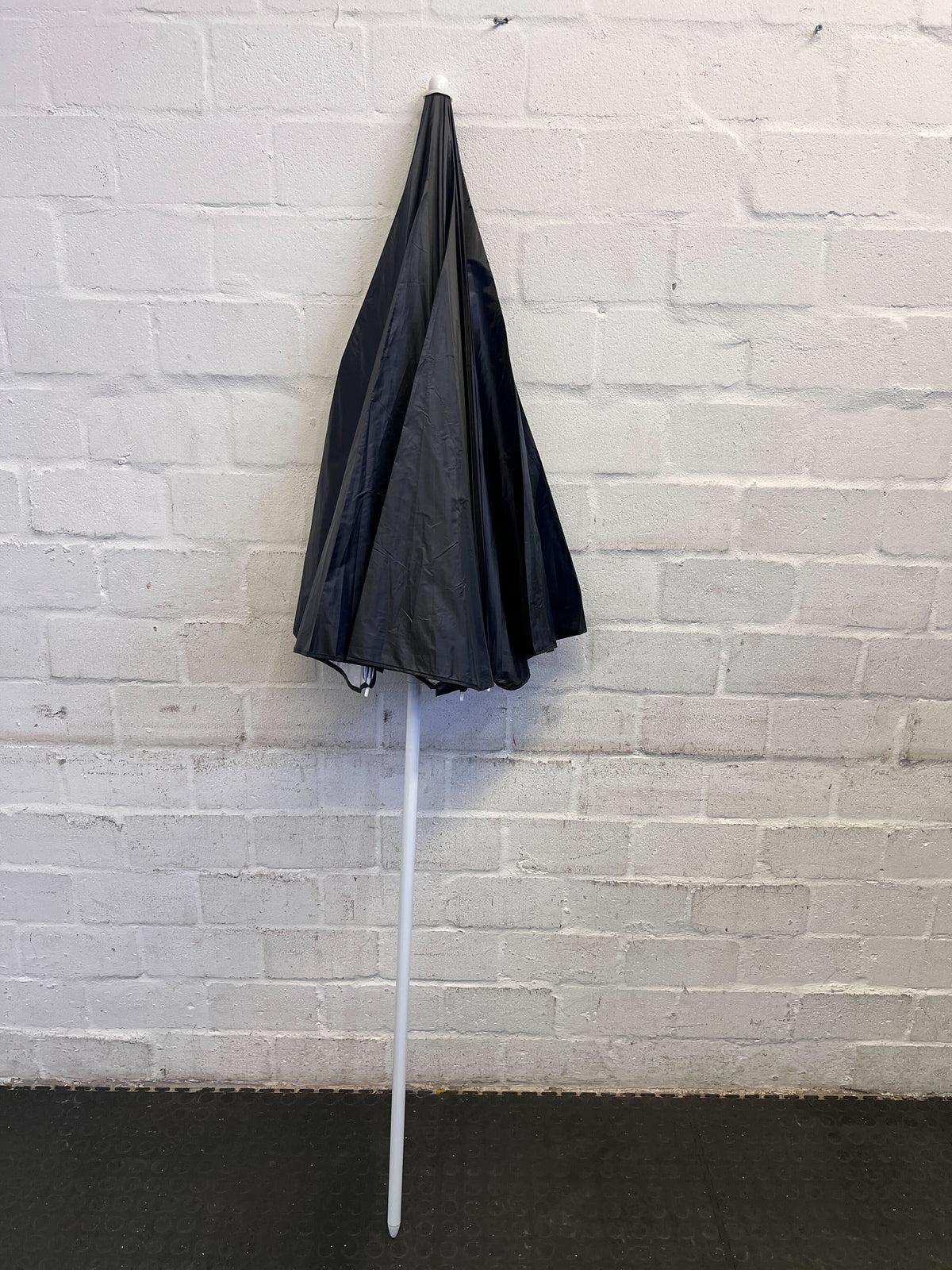 Stylish Black Kodak Batteries Beach Umbrella – Slight Wear