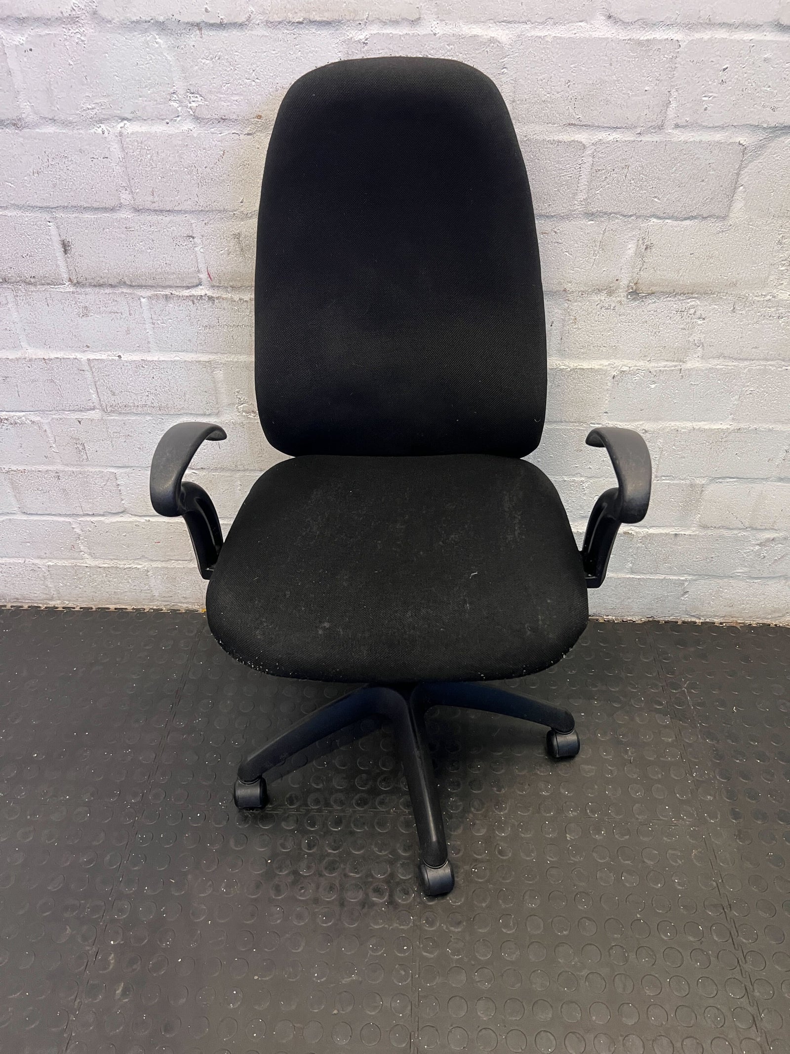 Ergonomic Black Office Chair with Minor Wear