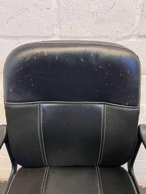Comfortable Black Office Chair with Minor Wear and Adjustable Height