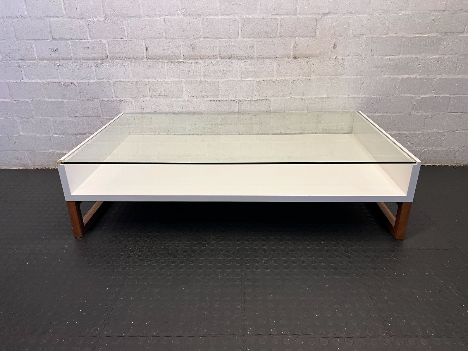 Stylish White Glass-Top Coffee Table with Wooden Legs 160 x 90cm - REDUCED