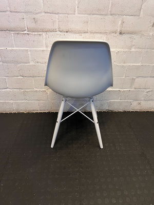 Modern White Plastic Chair with Wooden Legs - Minor Wear