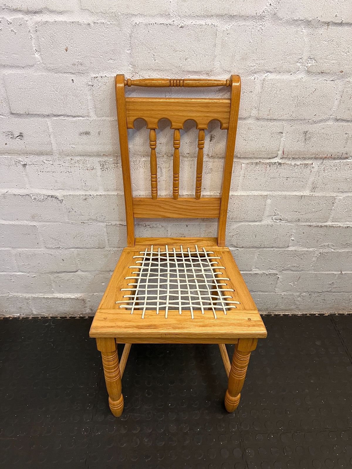 Rustic Oak Dining Chair with Woven Seat – Minor wear - 2ndhandwarehouse.com