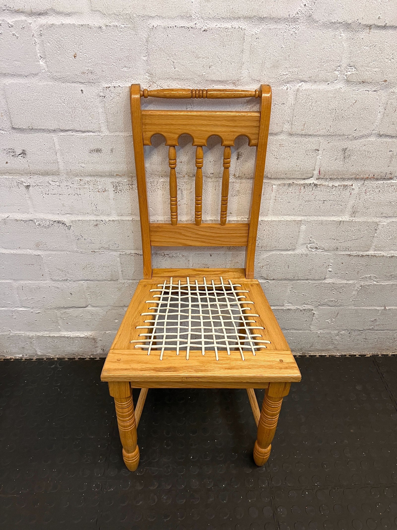 Rustic Oak Dining Chair with Woven Seat – Minor wear - 2ndhandwarehouse.com