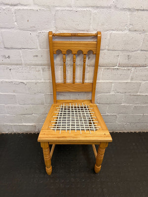 Rustic Oak Dining Chair with Woven Seat – Minor wear - 2ndhandwarehouse.com
