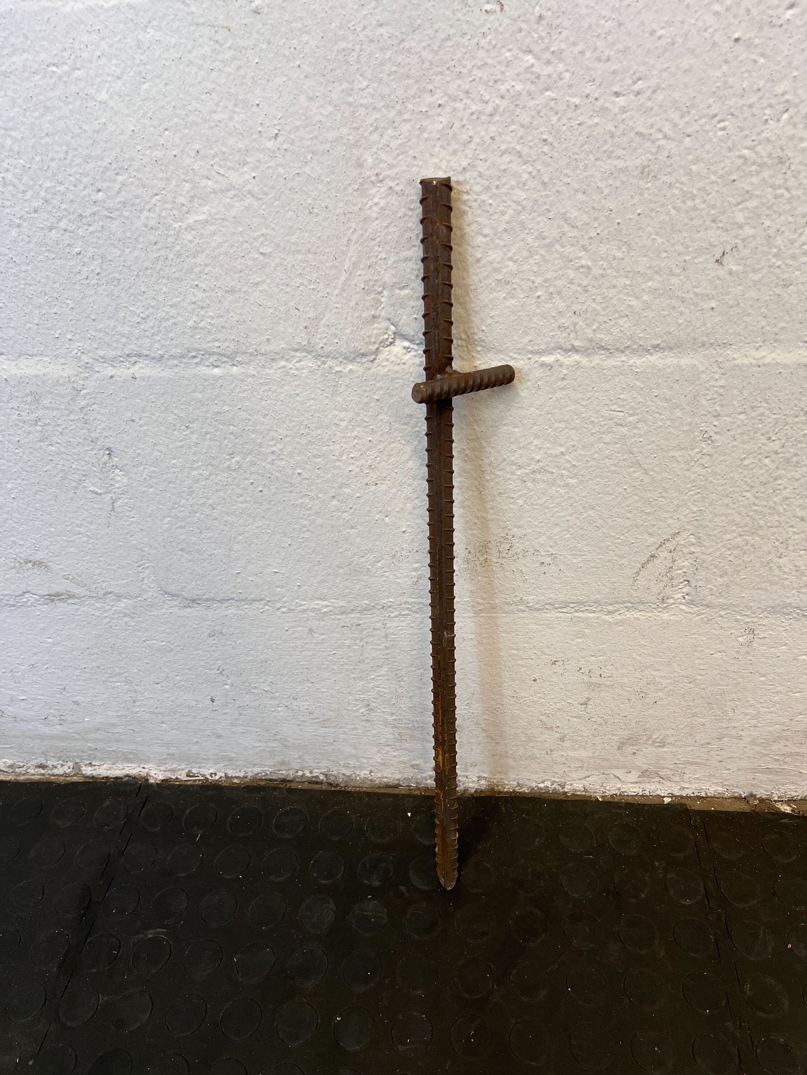 Rusty Steel Rebar Support Rod – Ideal for DIY Projects