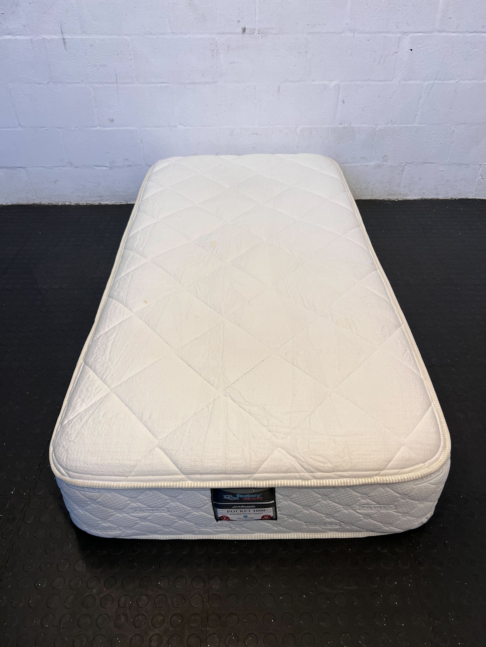 Comfortable White Single Pocketed Coil Mattress