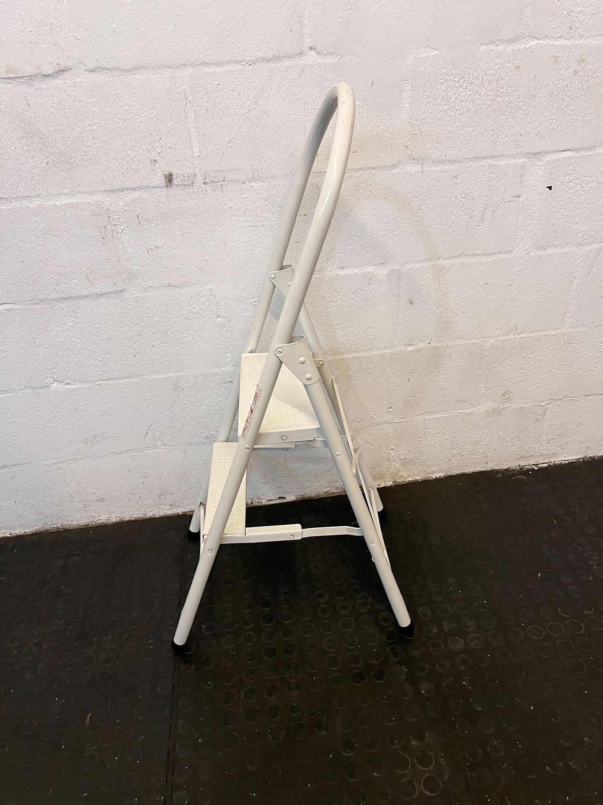 Sturdy White Foldable Step Ladder