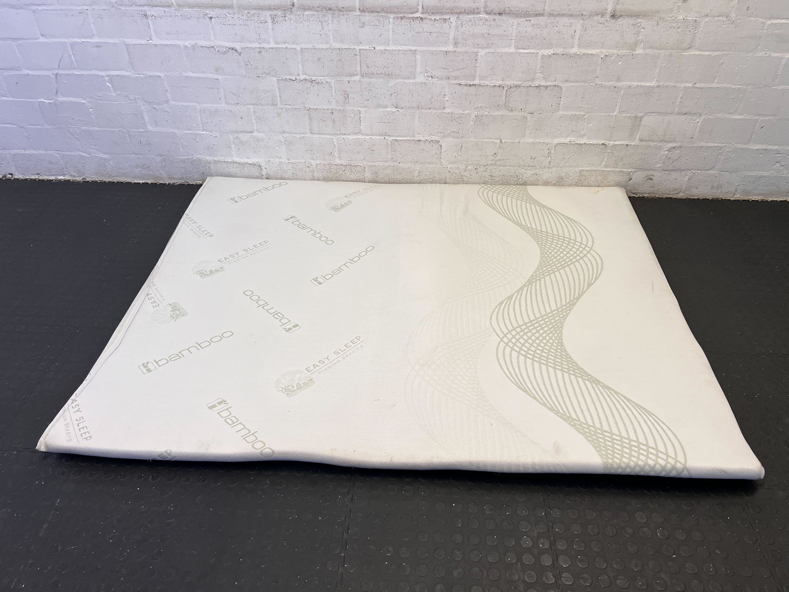 Comfortable Queen Size Bamboo Mattress Topper - Like New Condition