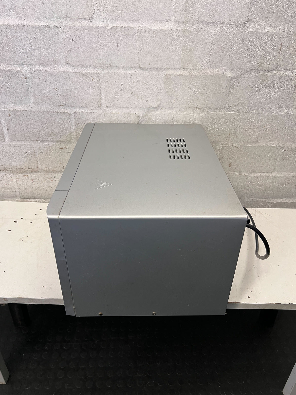 LG Silver Microwave Oven - Great Condition, Minor Scratches - REDUCED