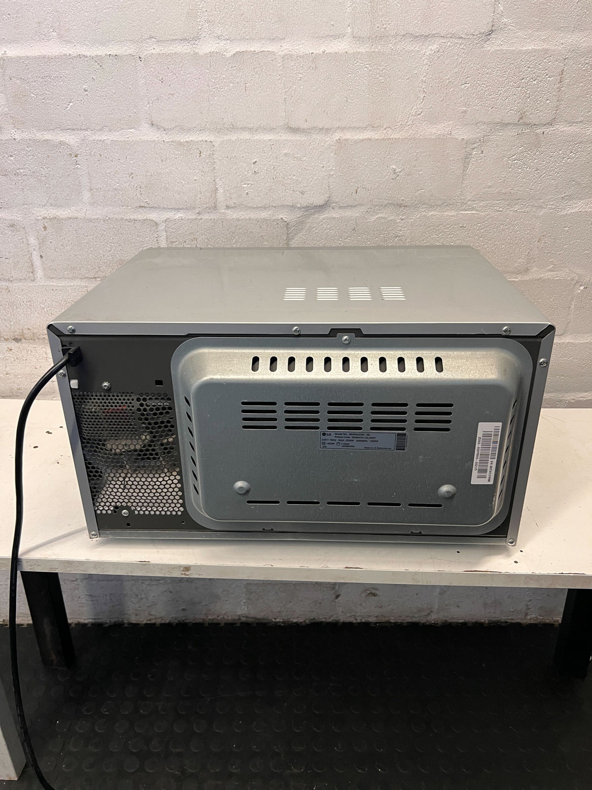 LG Silver Microwave Oven - Great Condition, Minor Scratches - REDUCED