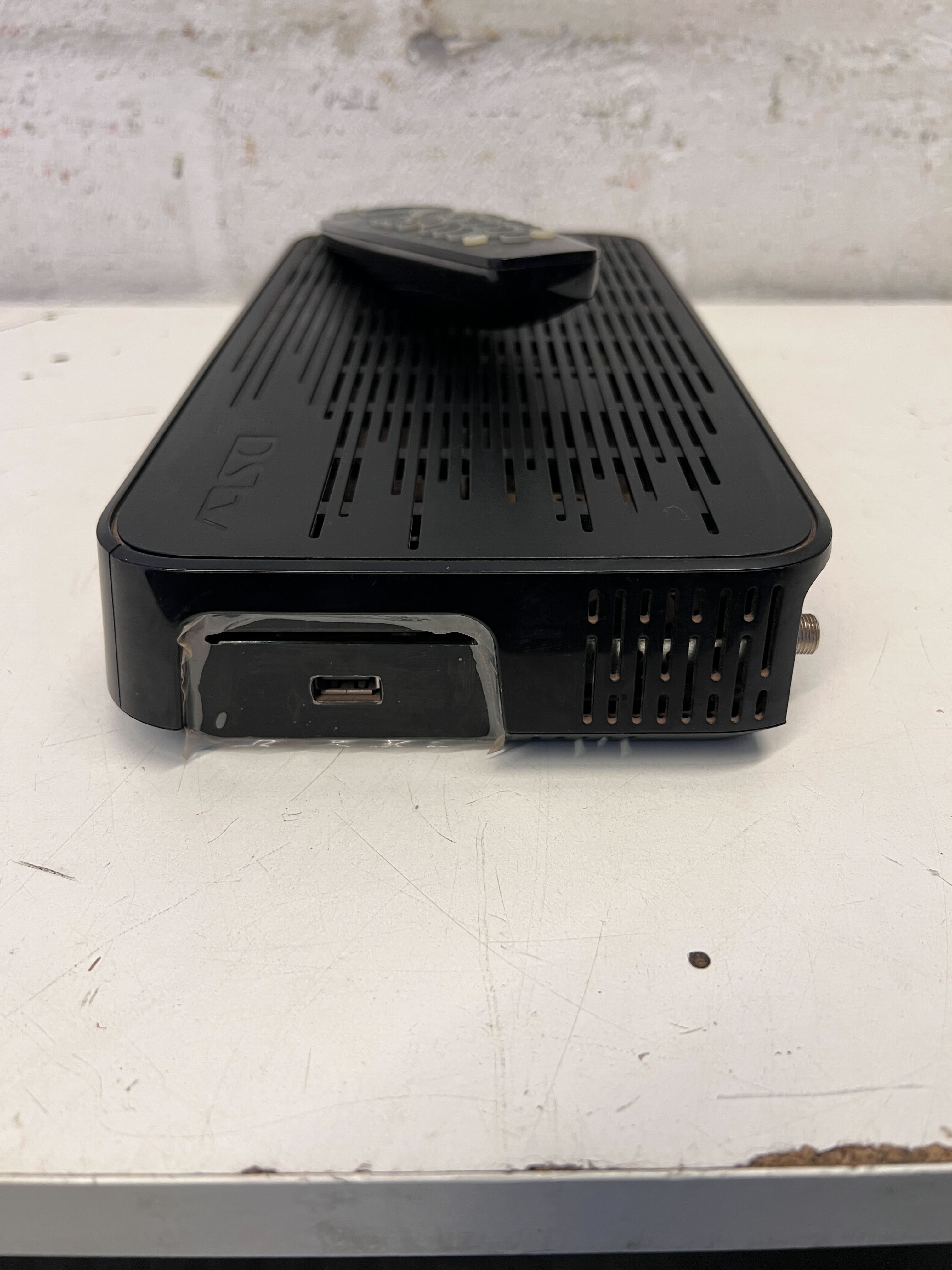 Setup Explora 2a DSTV Explora Model 2A - Black Decoder with Remote and Has no power ...