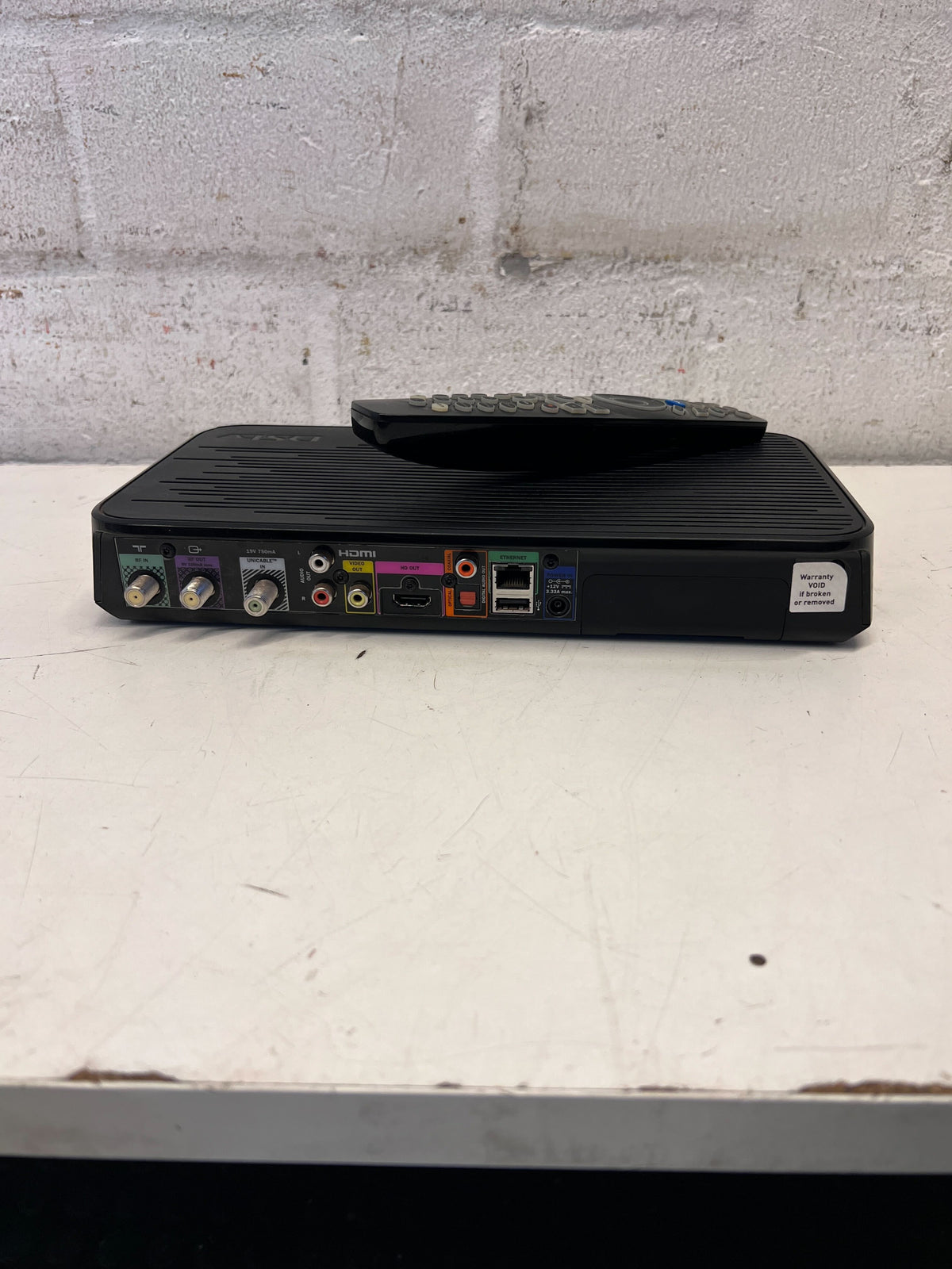 DSTV Explora Model 2A - Black Decoder with Remote and Has no power cable - PRICE DROP