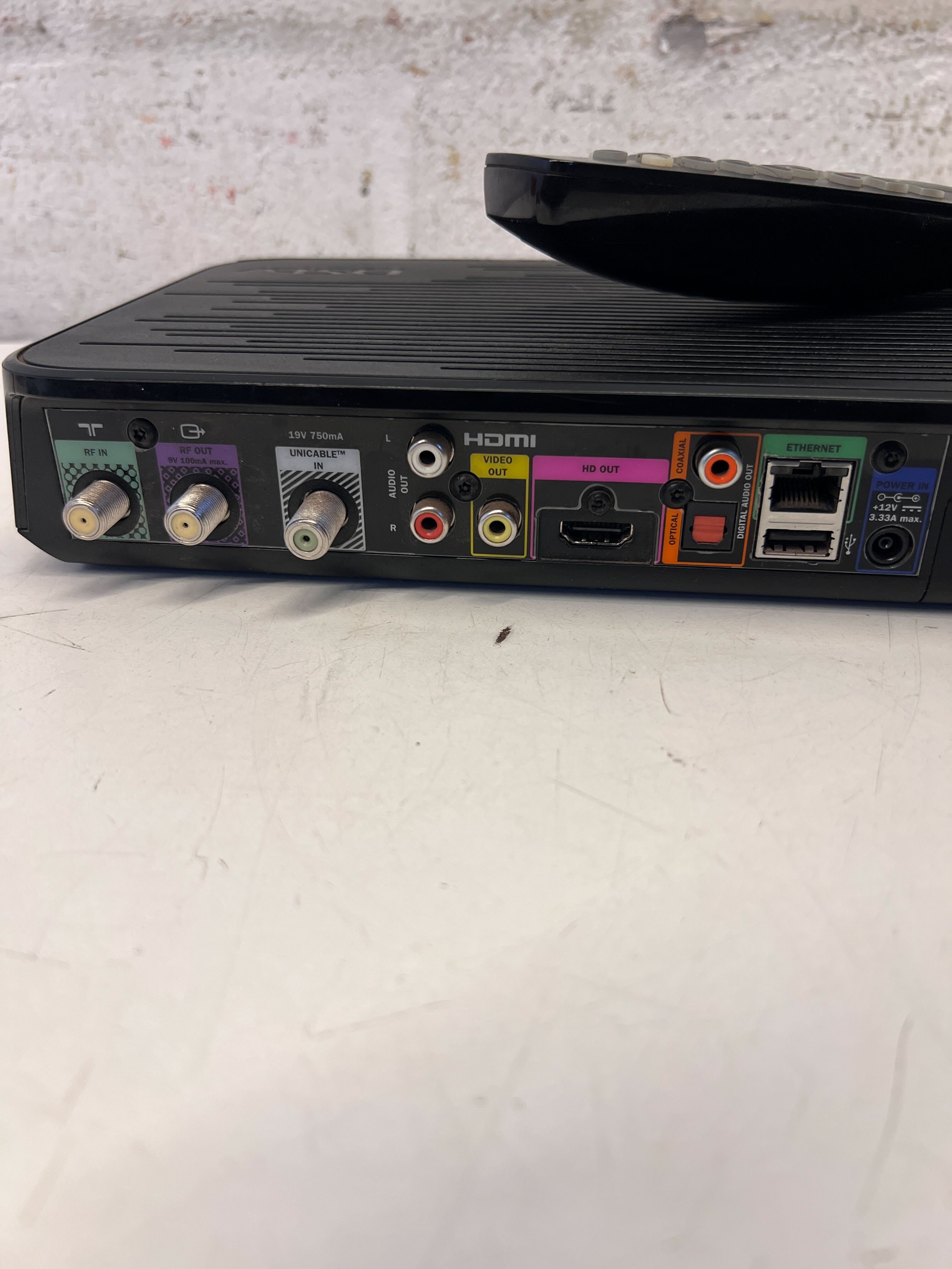 Remote Control Explora Decoder DSTV Explora Model 2A - Black Decoder with Remote and Has no power ...