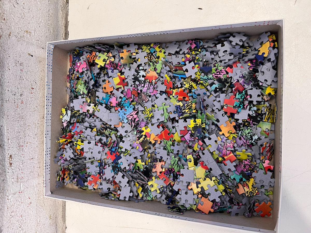 Colorful 1000-Piece Wolf Puzzle by Heye - Minor Box Wear