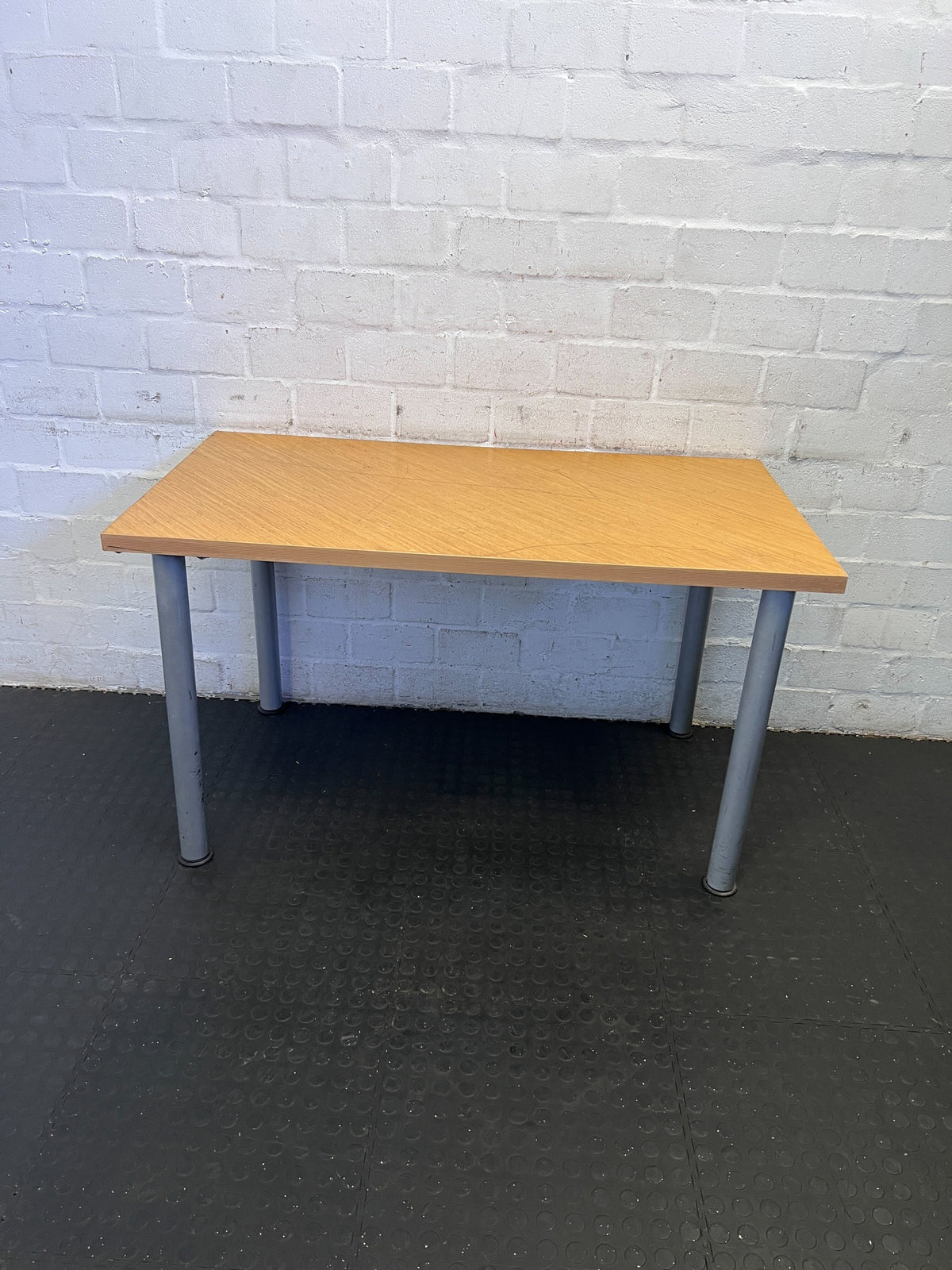 Stylish Oak-Effect Dining Table with Metal Legs - Minor Scratch - PRICE DROP