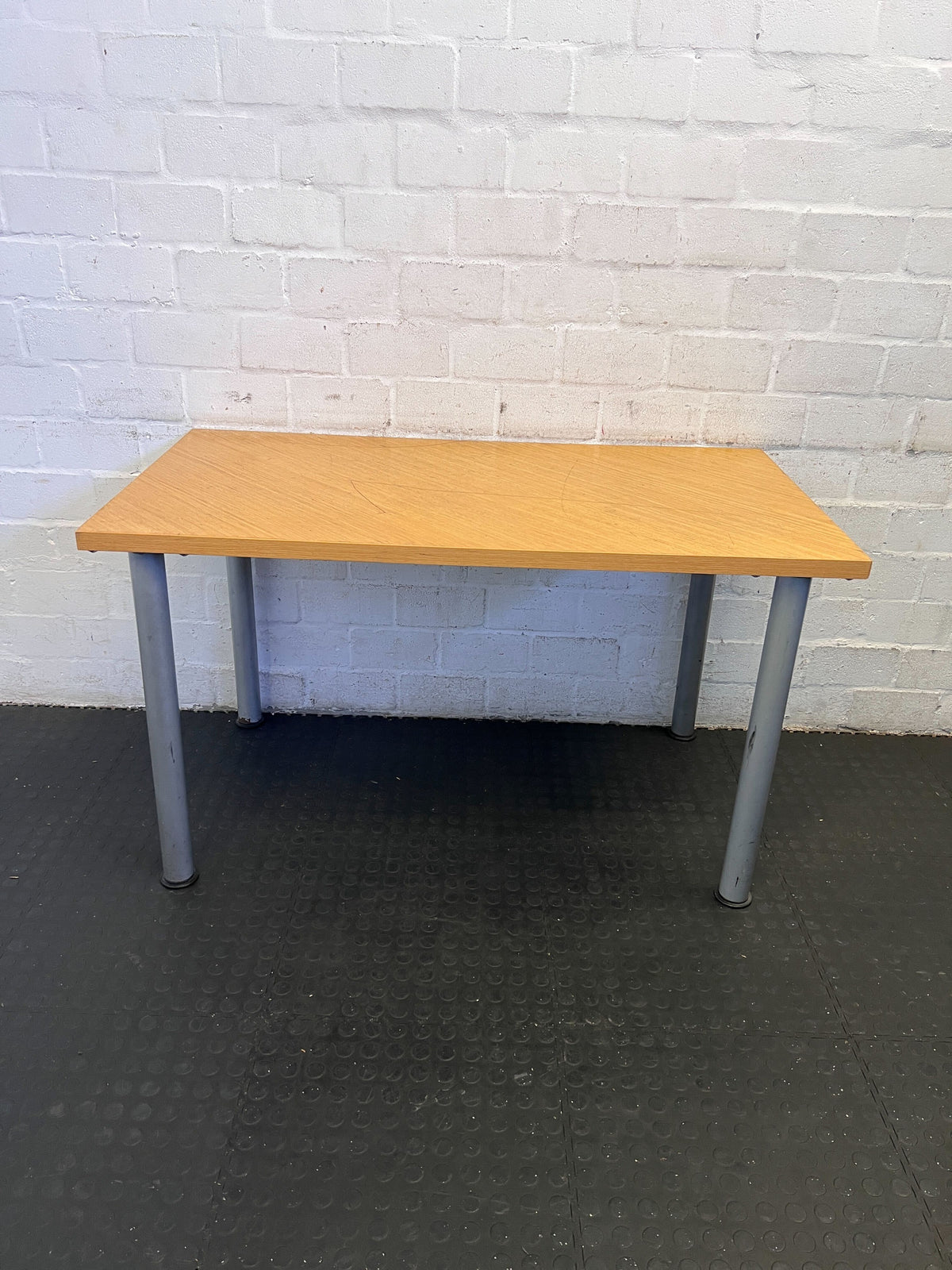Stylish Oak-Effect Dining Table with Metal Legs - Minor Scratch - PRICE DROP