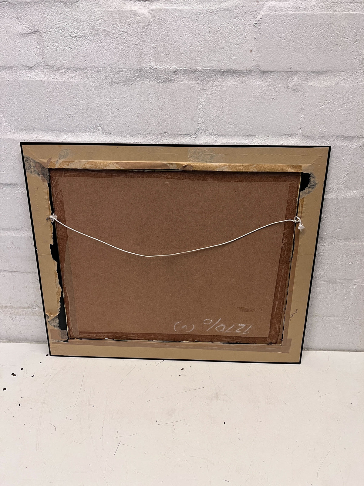 Elegant Brown Framed Picture Frame with Intricate Detailing - 2ndhandwarehouse.com