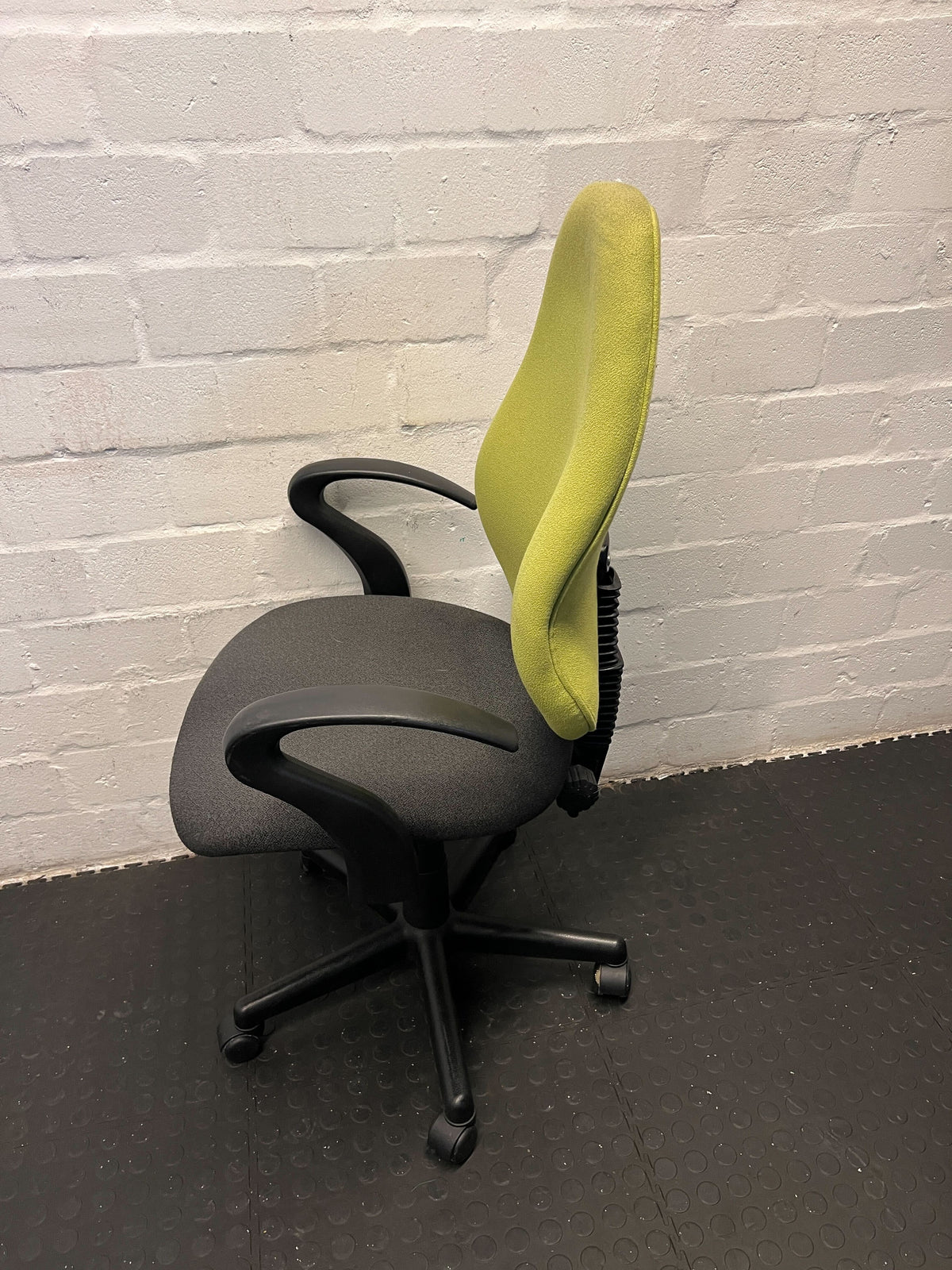 Ergonomic Green and Black Office Chair with Minor Wear