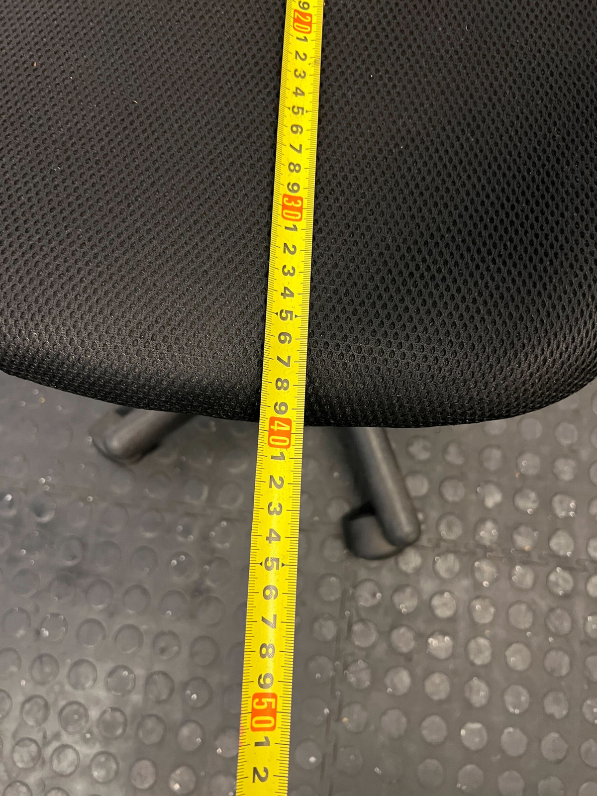 Stylish Black Mesh Office Chair with Adjustable Height