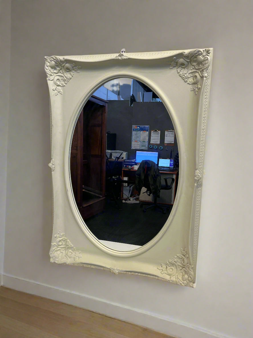 Elegant Oval Vintage Cream Mirror with Decorative Frame
