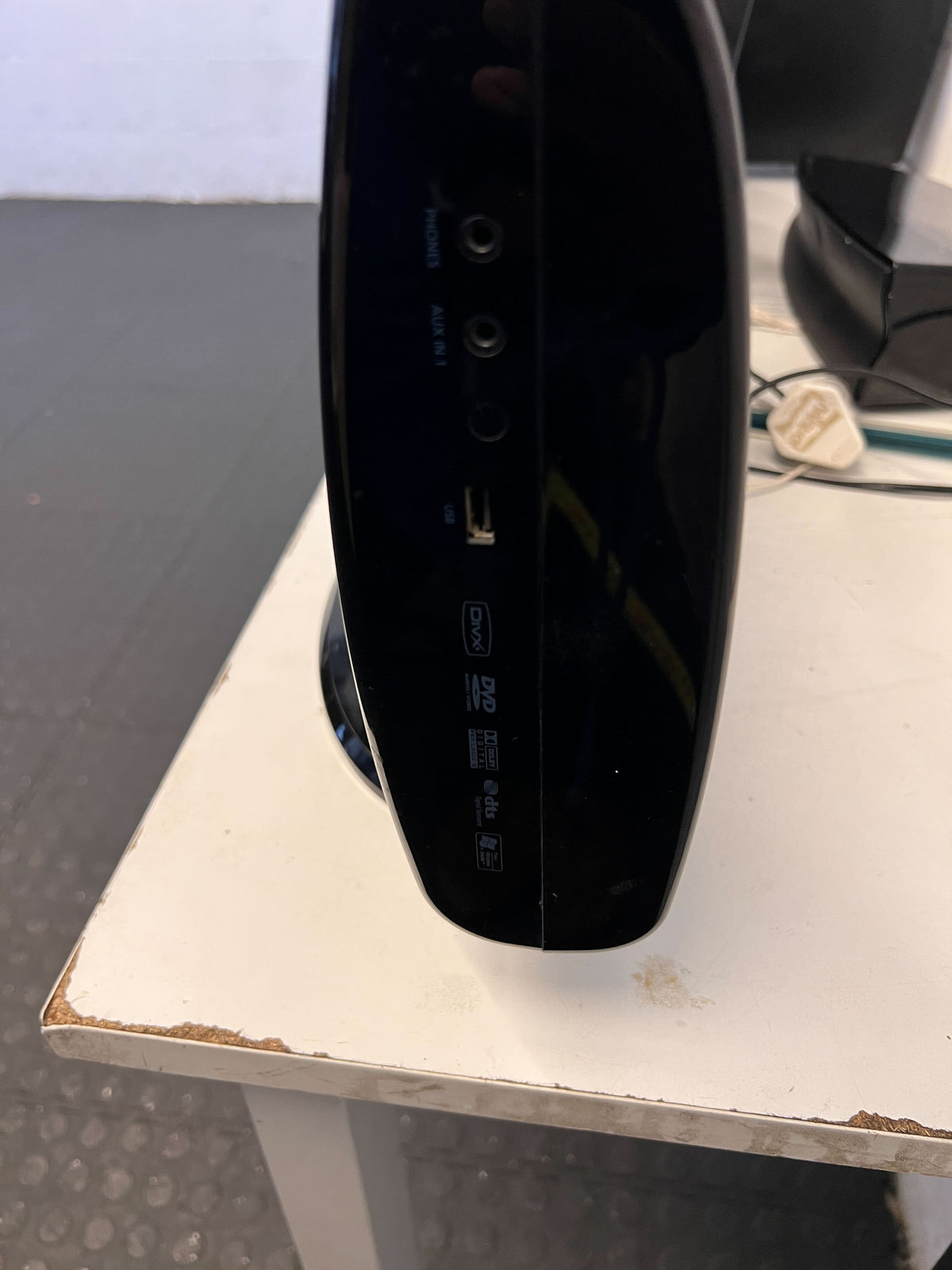 Samsung Home Theater System with Wireless Soundbar & Speakers- Not In Working Condition