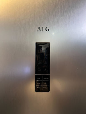 🧊 AEG Stainless Steel Refrigerator with Water Dispenser - NOT WORKING - REDUCED - 2ndhandwarehouse.com