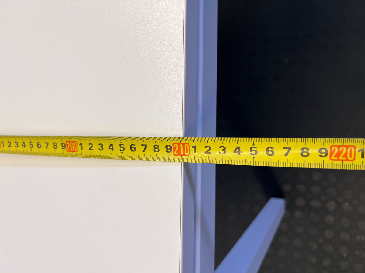 Modern White Office Desk with Curved Top – Great Condition