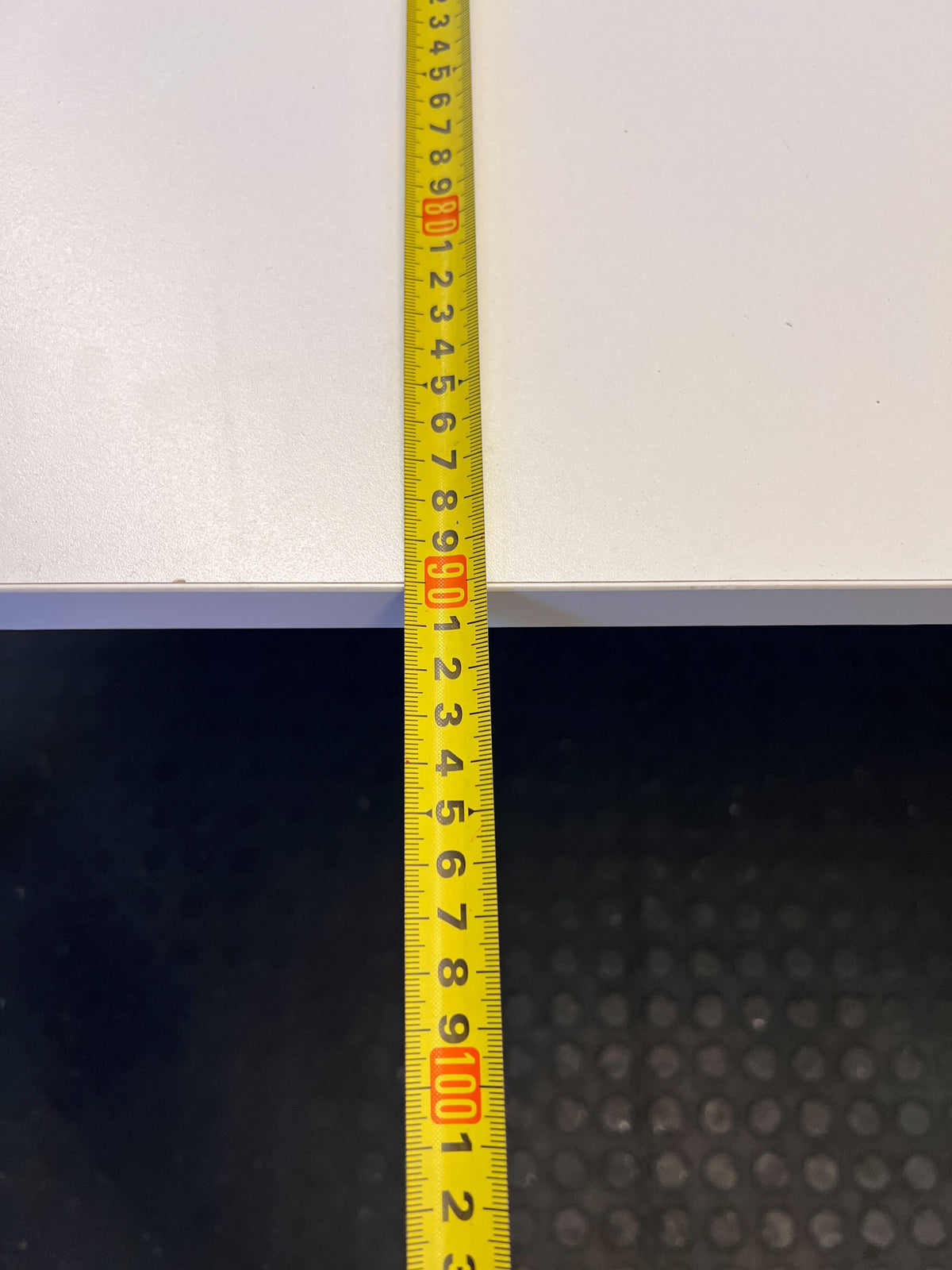 Modern White Office Desk with Curved Top – Great Condition