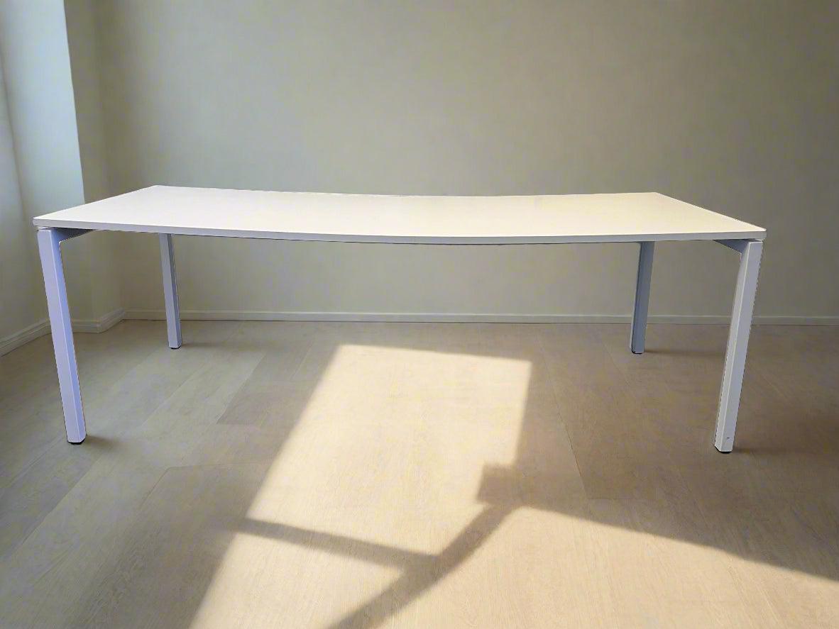 Modern White Office Desk with Curved Top – Great Condition