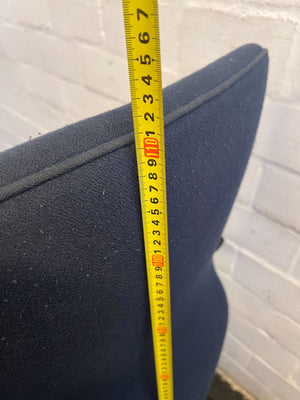 Ergonomic Navy Office Chair with Minor Wear - Comfortable & Versatile