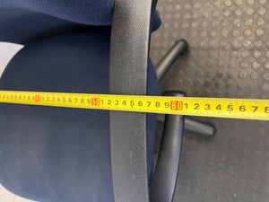 Ergonomic Navy Office Chair with Minor Wear - Comfortable & Versatile