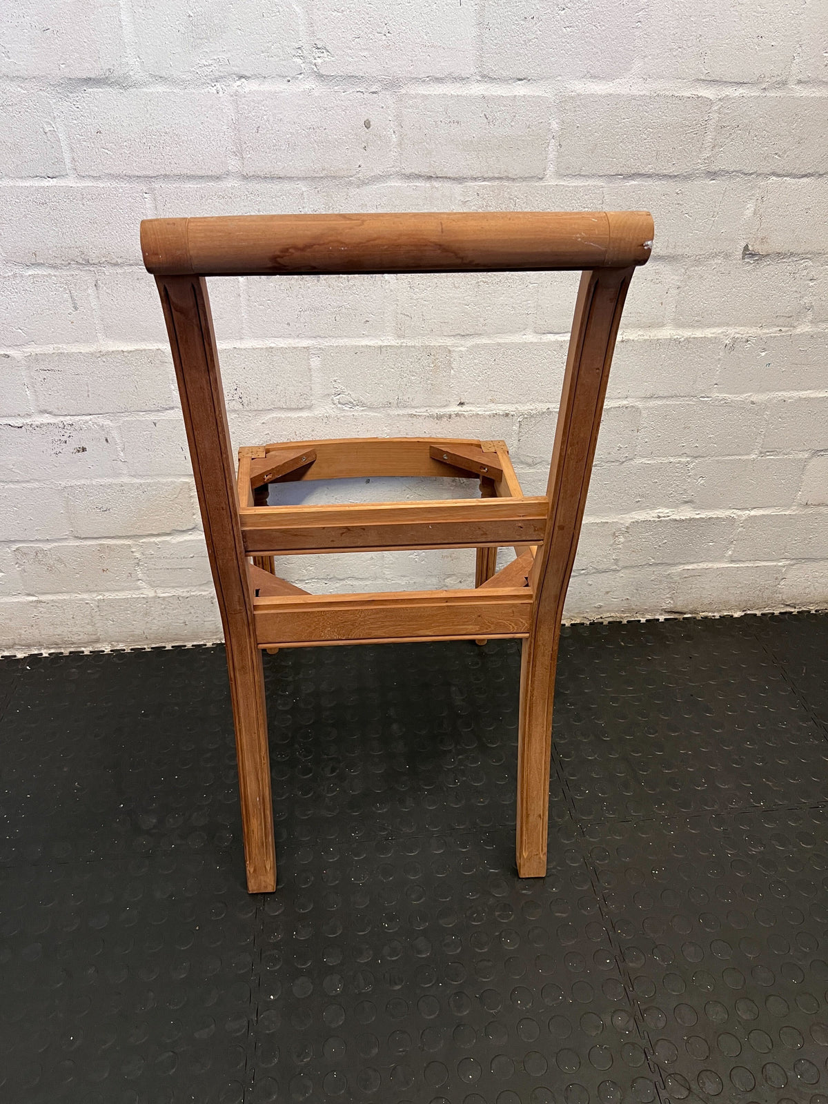 Vintage Wooden Dining Chair Frame – Elegant Carved Design, Minor Damage - 2ndhandwarehouse.com