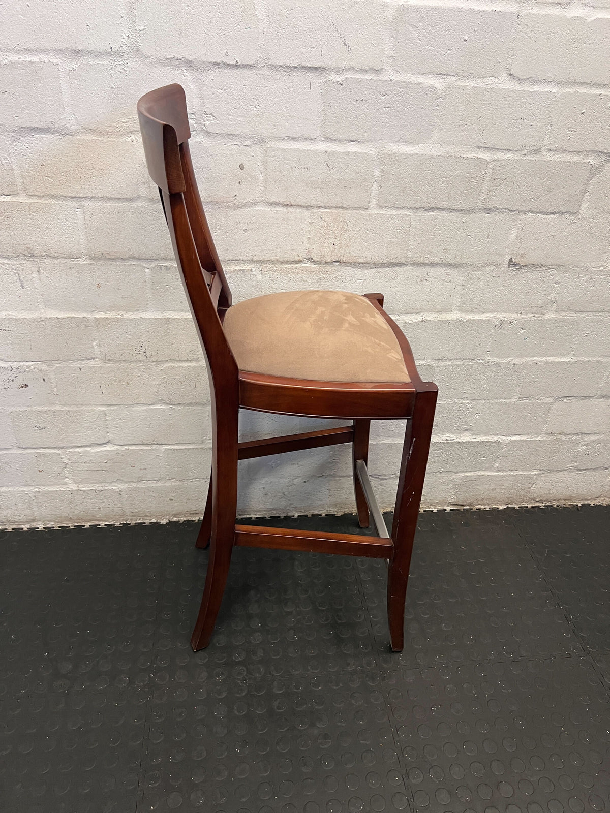 Elegant Wooden Bar Stool with Soft Upholstered Seat – Minor Wear - 2ndhandwarehouse.com