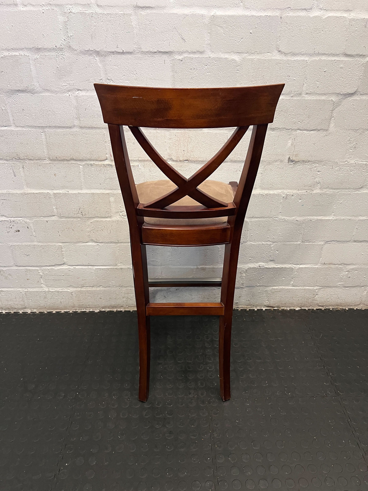 Elegant Wooden Bar Stool with Soft Upholstered Seat – Minor Wear - 2ndhandwarehouse.com