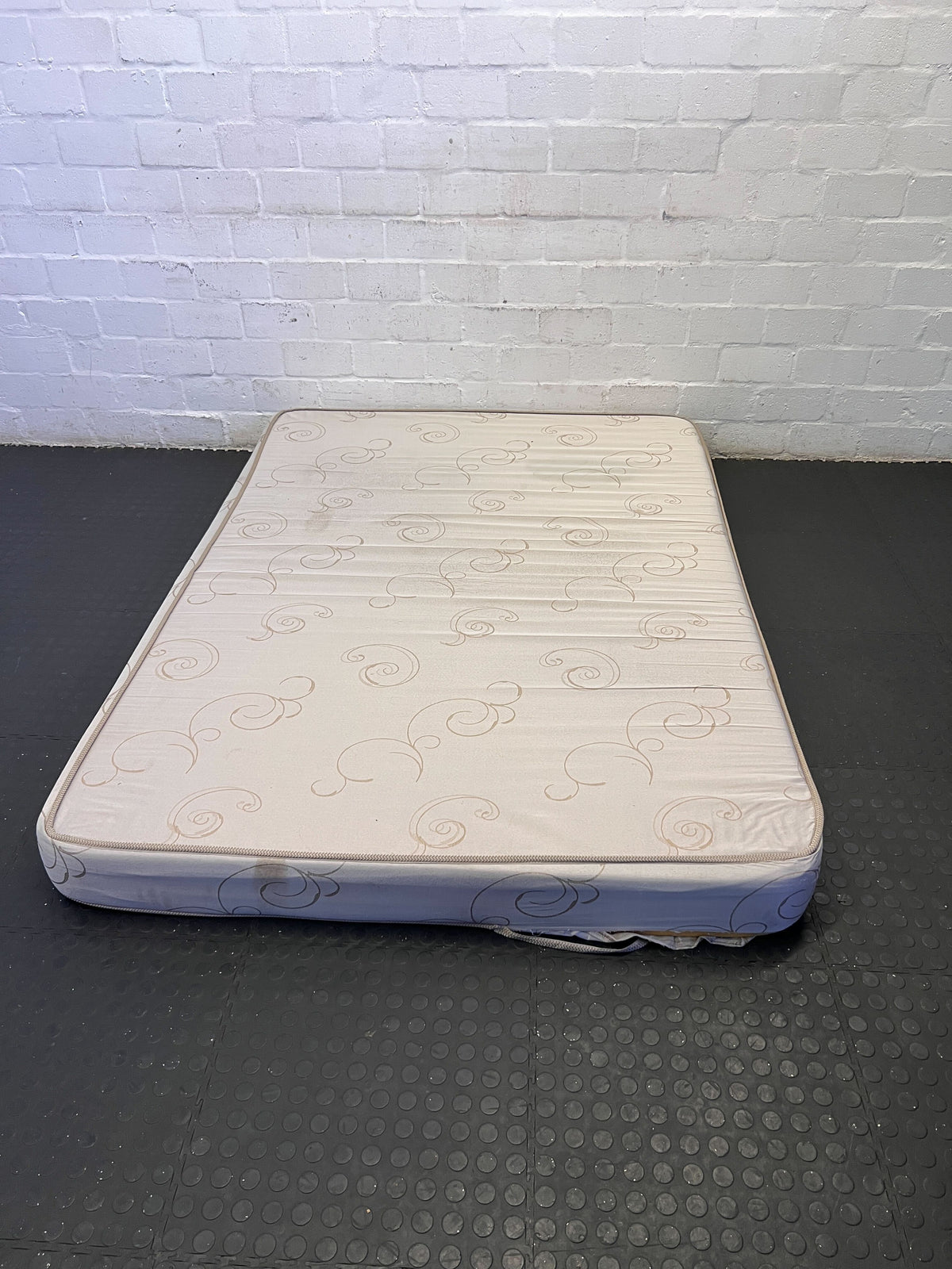 Double Foam Mattress with Decorative Swirl Pattern – Slight wear