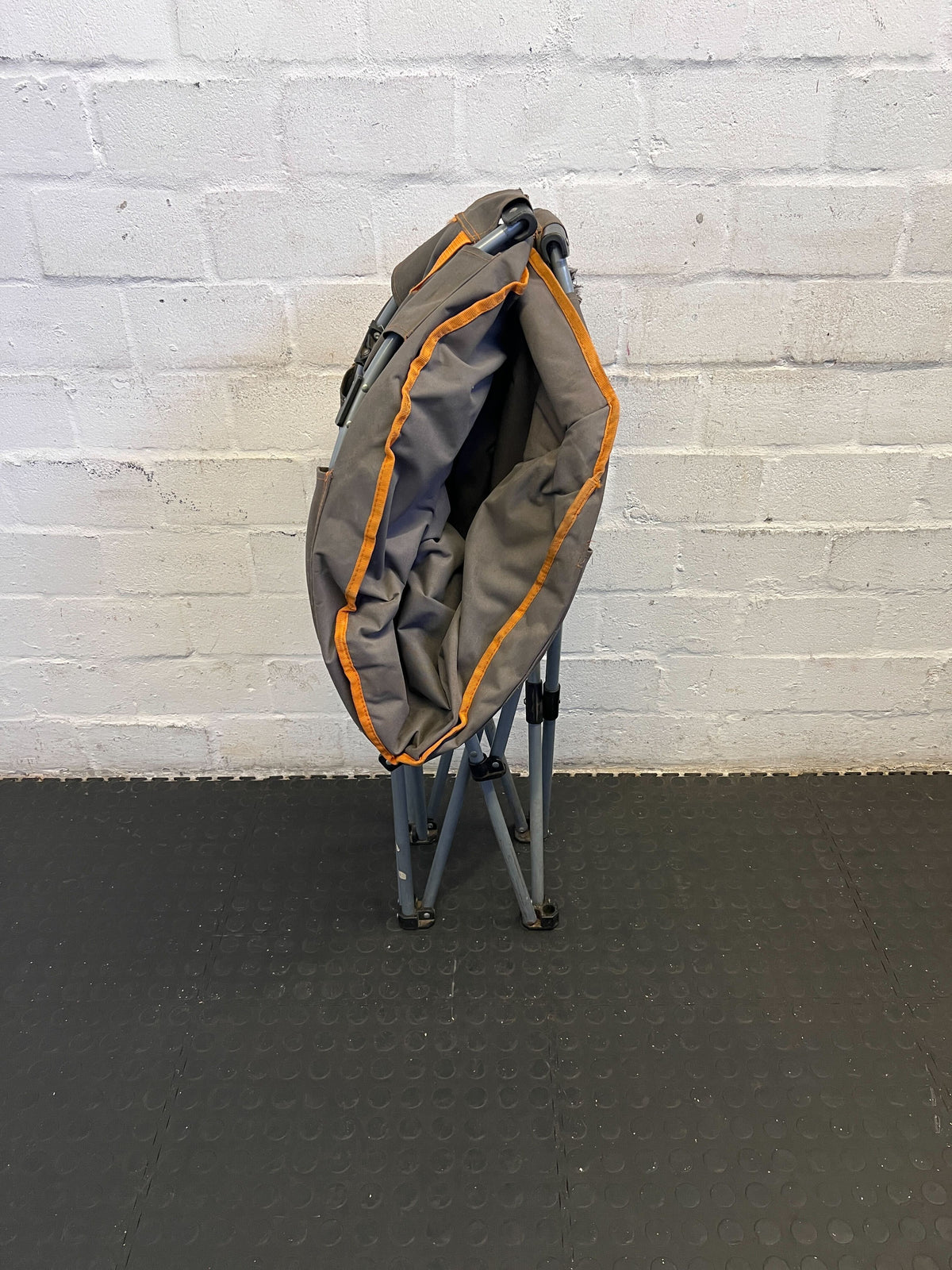 Cozy Grey Collapsible Lounge Chair with Orange Accents – Modest Wear - 2ndhandwarehouse.com